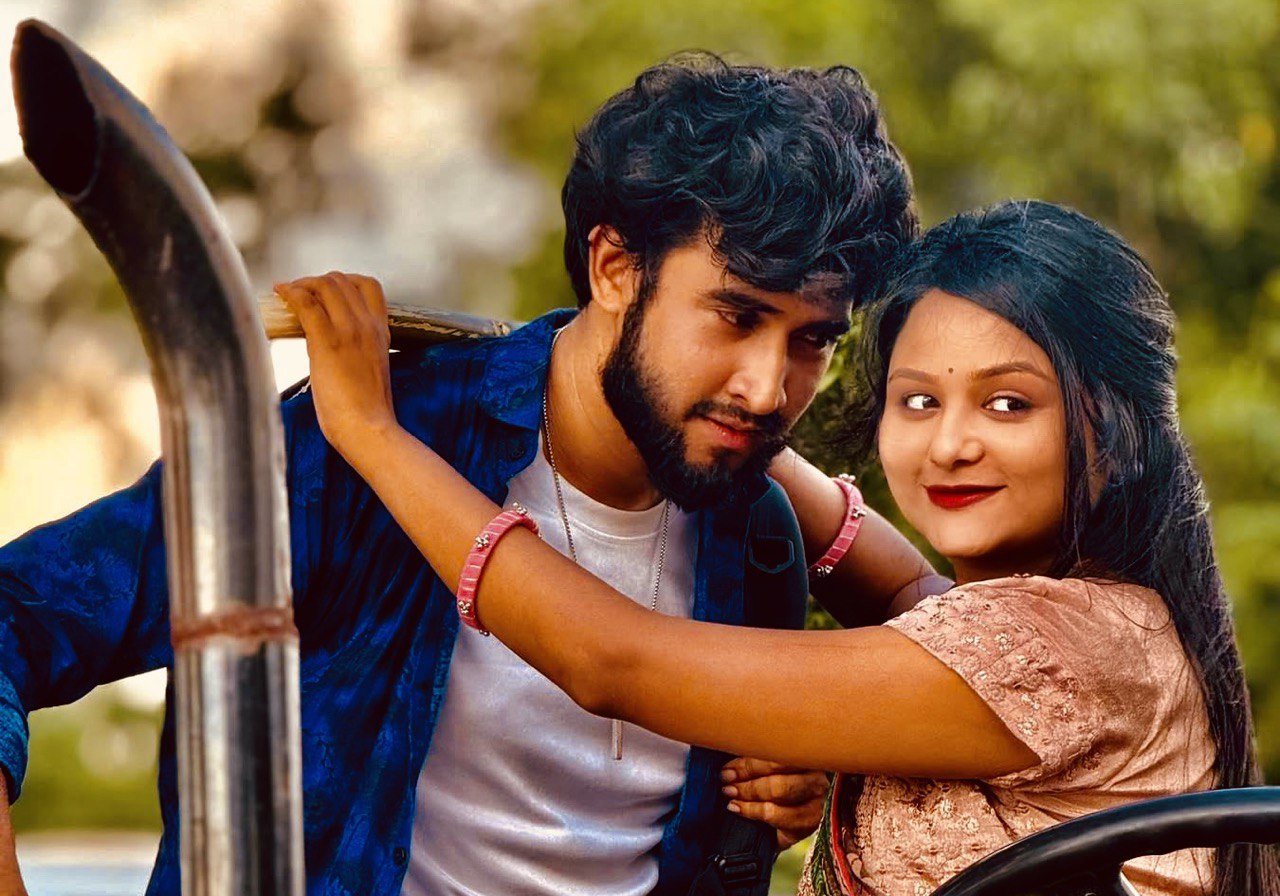 ময়না আসছে রাজকে নিয়ে — ট্রাক্টরে চড়েই মন জয় করবে নতুন জুটি!"